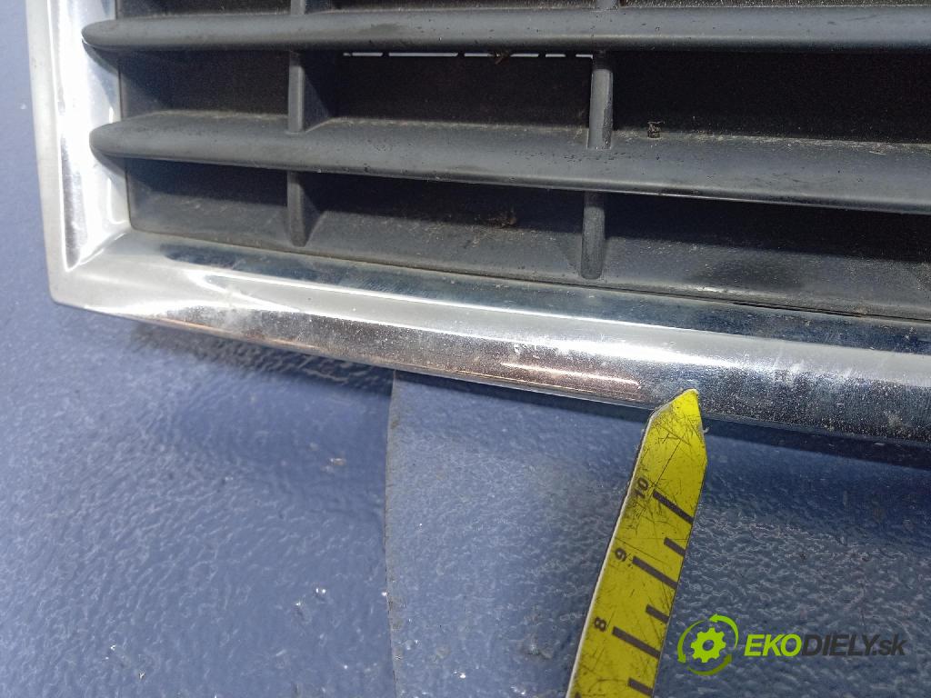 Audi A4 2000 miežka / Gril: 8E0853651B
