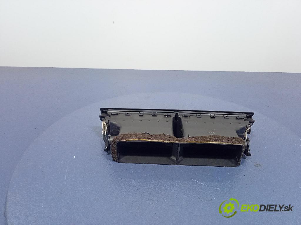Audi A4 2000 GRIDS: Prúd vzduchu: Vzduch: 8E0820951E