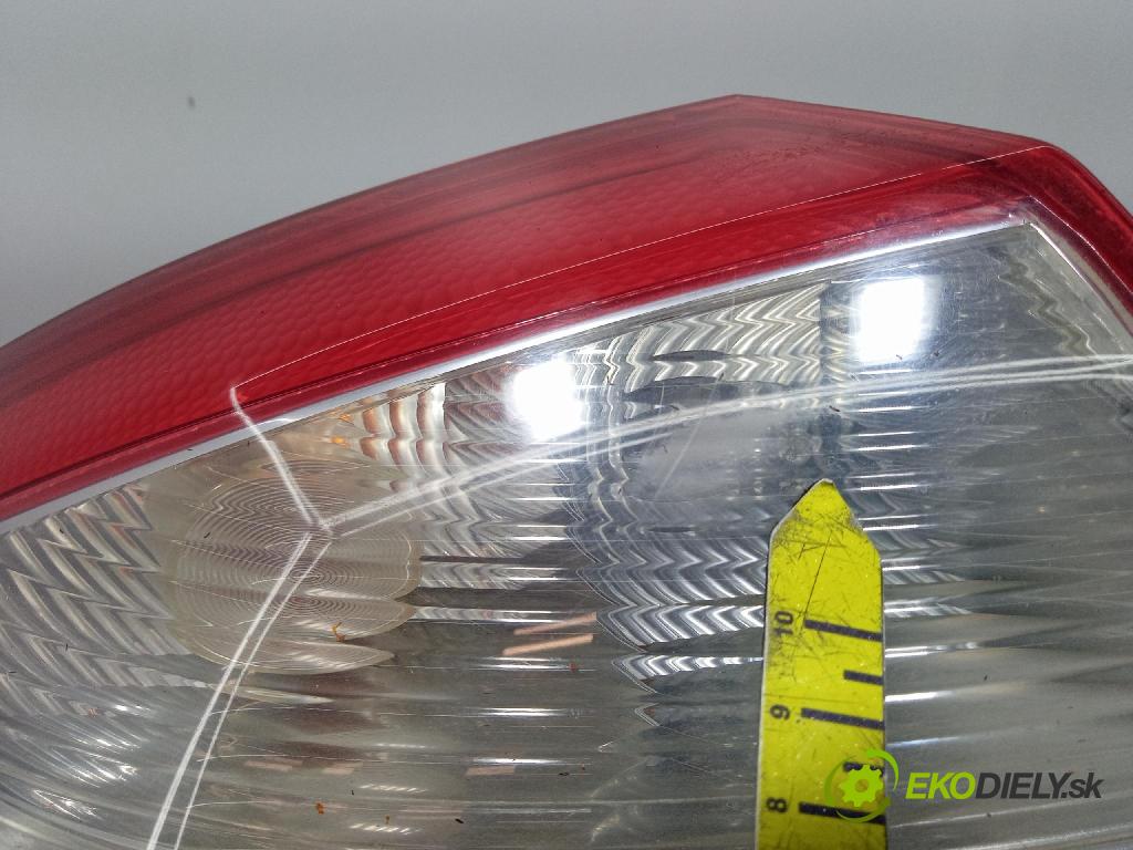 Audi A4 2000 svetlo / reflektor zad ľavá Vonkajsia: 8E0945095