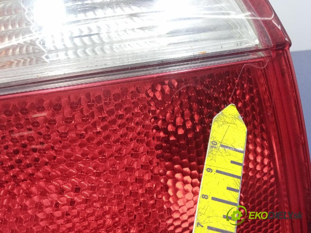 Audi A4 2000 svetlo / reflektor zad ľavá Vonkajsia: 8E0945095
