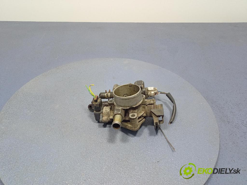 Toyota Corolla 2002 klapka 22270-22050
