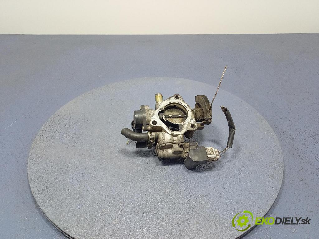 Toyota Corolla 2002 klapka 22270-22050