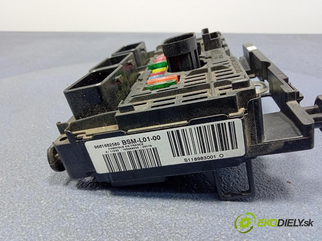 Peugeot 407 2006 skrinka Poistky: 9661682580