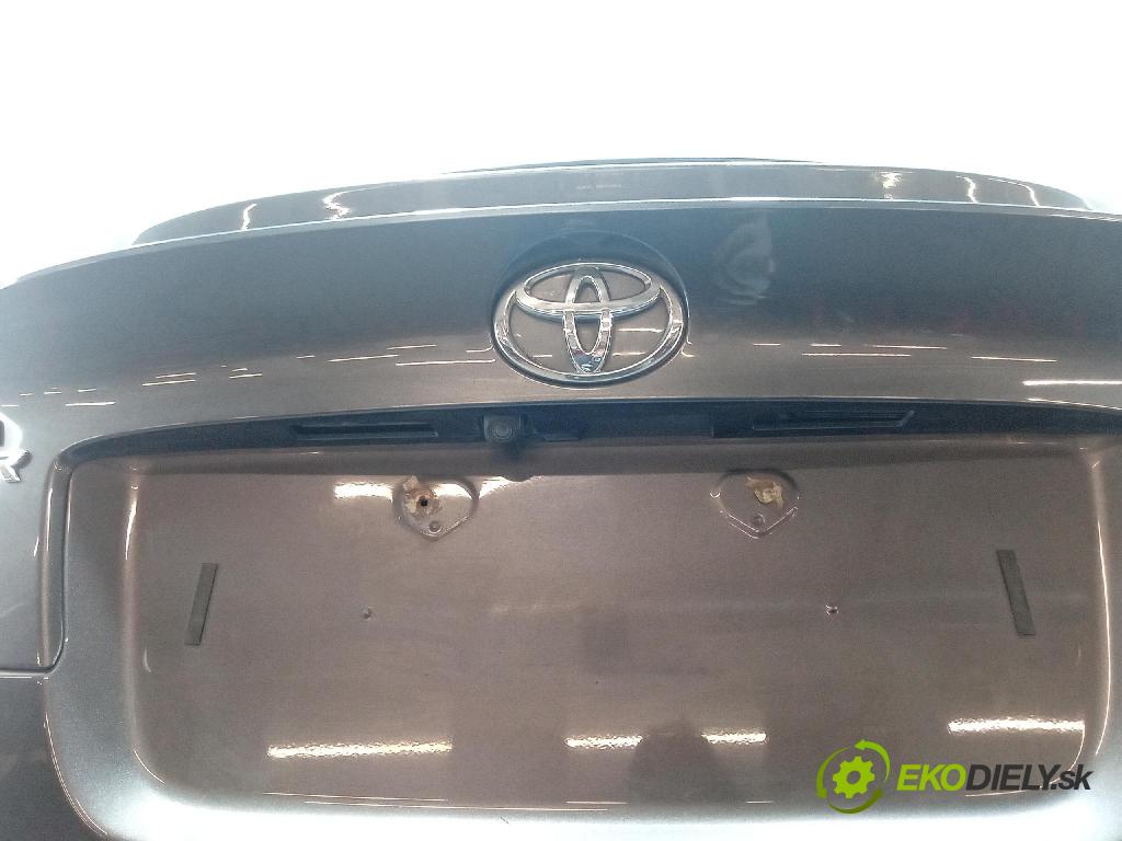 Toyota C-hr 2017 zadna dveře kufra: kufra: