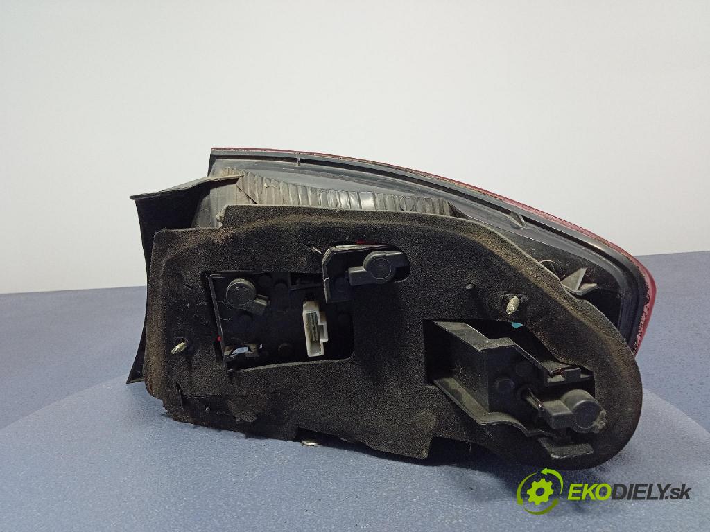 Peugeot 407 2006 svetlo / reflektor zad ľavá Vonkajsia: