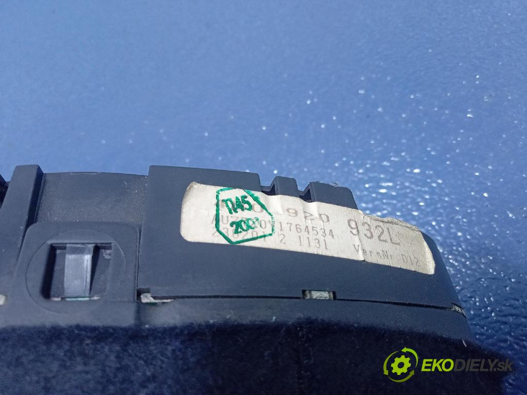 Audi A6 2001 prístrojovka/ budíky 4B0920932L