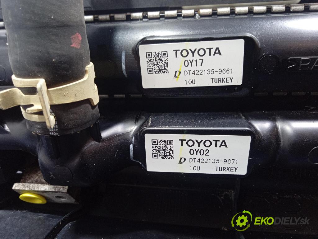 Toyota C-hr 2017 chladič Voda: 422135-9661