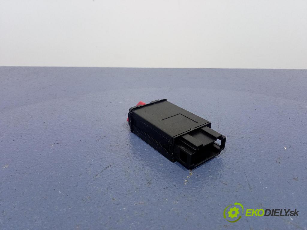 Audi A6 2001 prepínač svetiel NÚDZA: