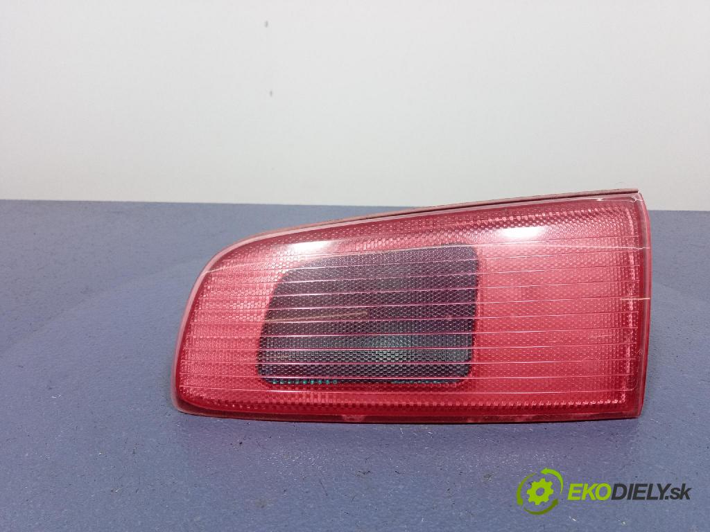 Mazda 2 2003 svetlo / reflektor zad Prava: Vnútri: 3M71-13547-AG