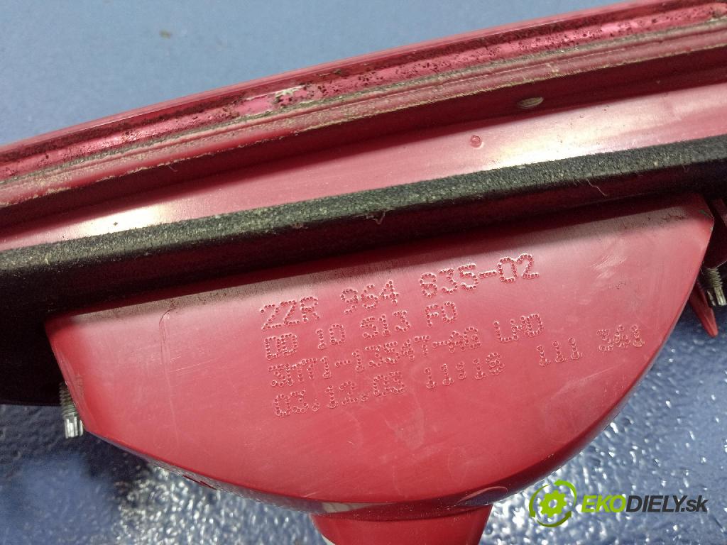 Mazda 2 2003 svetlo / reflektor zad Prava: Vnútri: 3M71-13547-AG