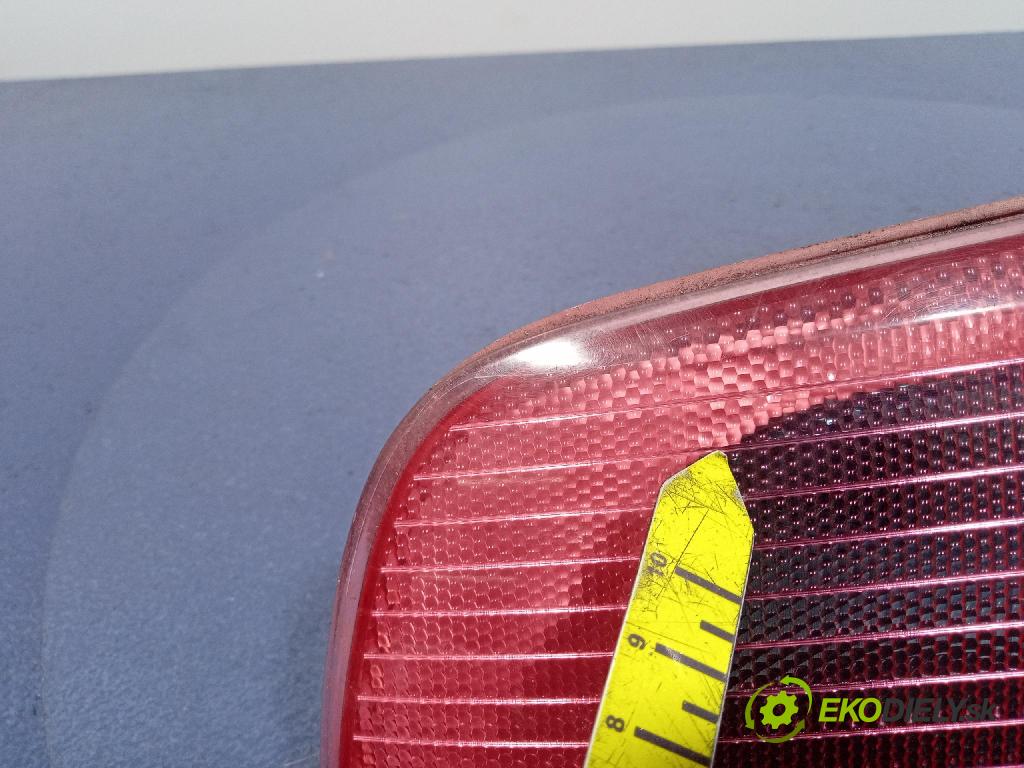 Mazda 2 2003 svetlo / reflektor zad Prava: Vnútri: 3M71-13547-AG