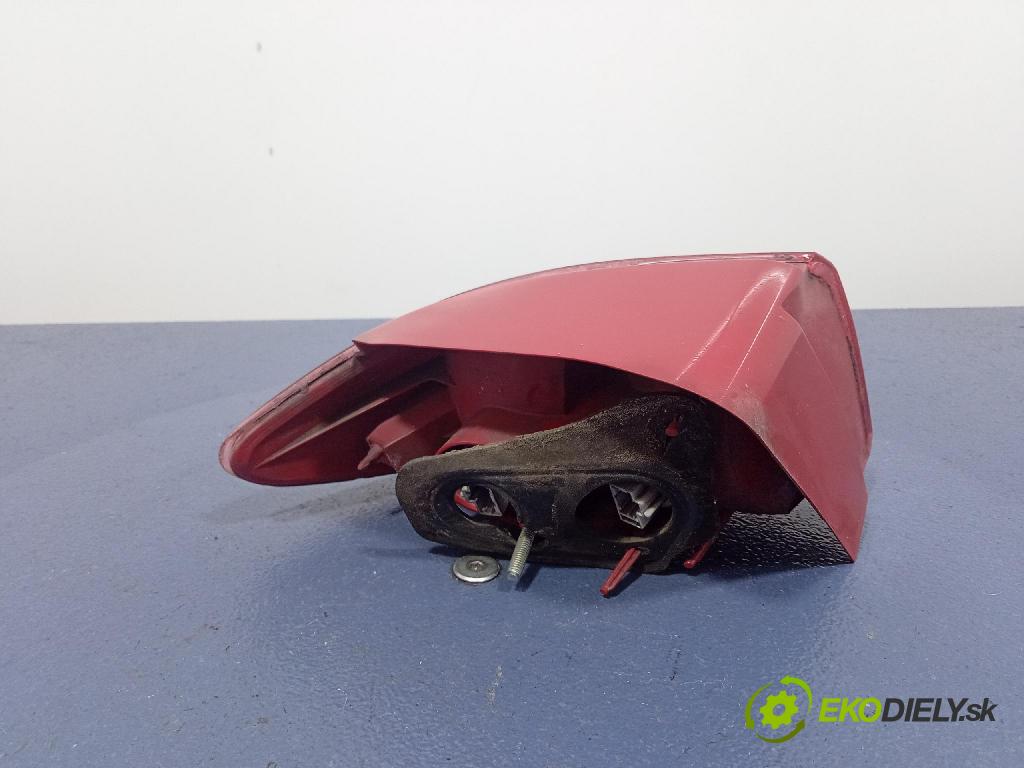 Mazda 2 2003 svetlo / reflektor zad Prava: Vonkajsia: