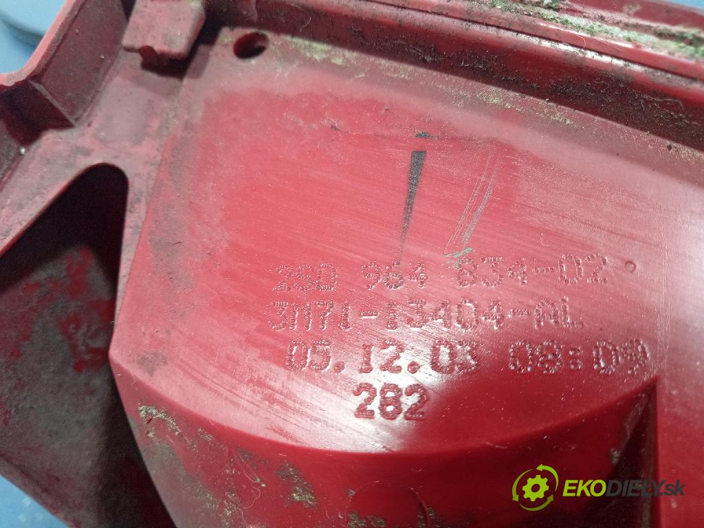 Mazda 2 2003 svetlo / reflektor zad Prava: Vonkajsia: