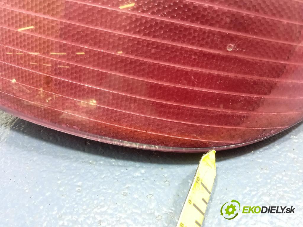 Mazda 2 2003 svetlo / reflektor zad Prava: Vonkajsia: 