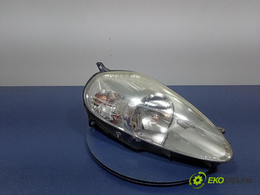 Fiat Punto 2009 Reflektor: v pravo: