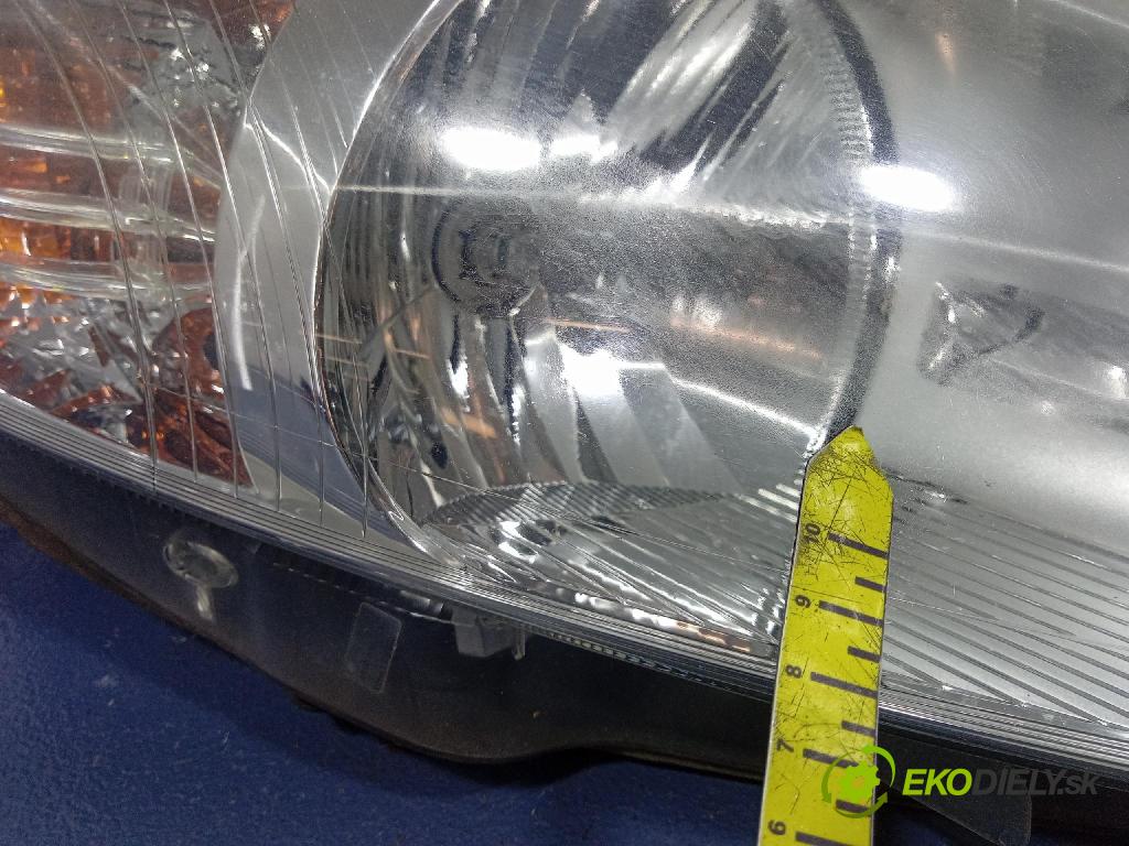 Fiat Punto 2009 Reflektor: v pravo: