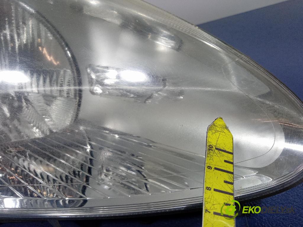Fiat Punto 2009 Reflektor: v pravo: