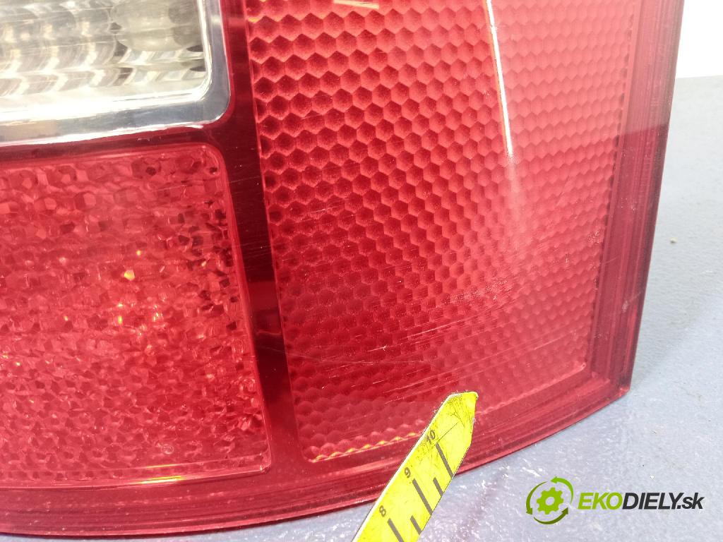 Audi A4 2001 svetlo / reflektor zad Prava: Vonkajsia: 8E945096