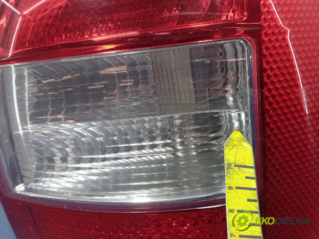 Audi A4 2001 svetlo / reflektor zad Prava: Vonkajsia: 8E945096