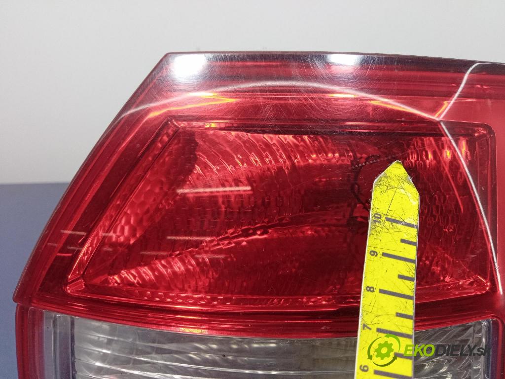 Audi A4 2001 svetlo / reflektor zad Prava: Vonkajsia: 8E945096