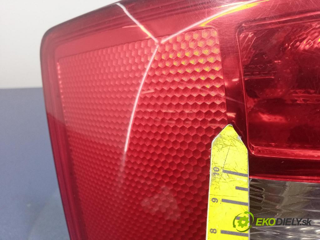 Audi A4 2001 svetlo / reflektor zad ľavá Vonkajsia: