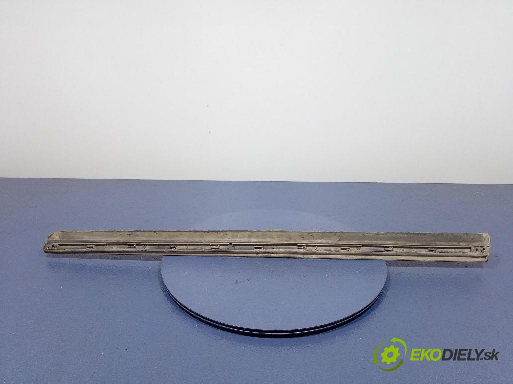Audi A4 2001 lišta Dekoratívne: 8E0853959