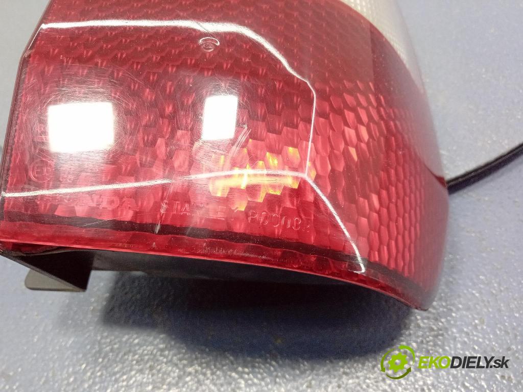 Honda Hr-v 2004 svetlo / reflektor zad Prava: Vonkajsia: P0003R
