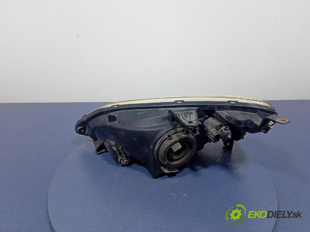 Honda Civic 2002 Reflektor: v pravo: P0882R