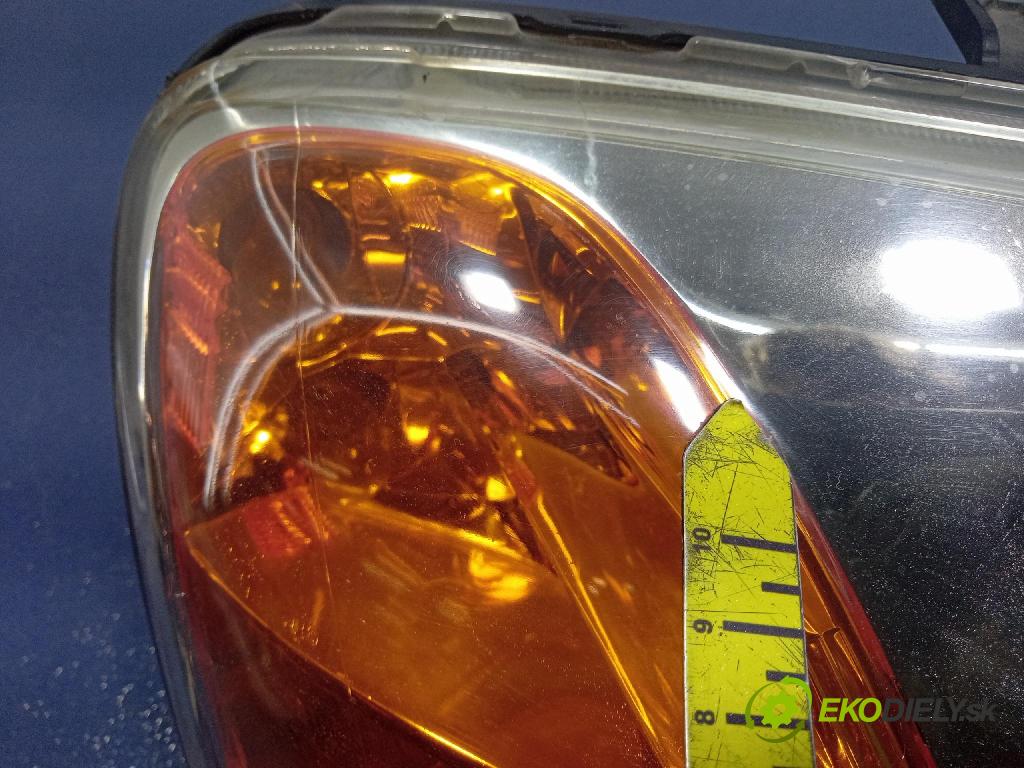 Honda Civic 2002 Reflektor: v pravo: P0882R