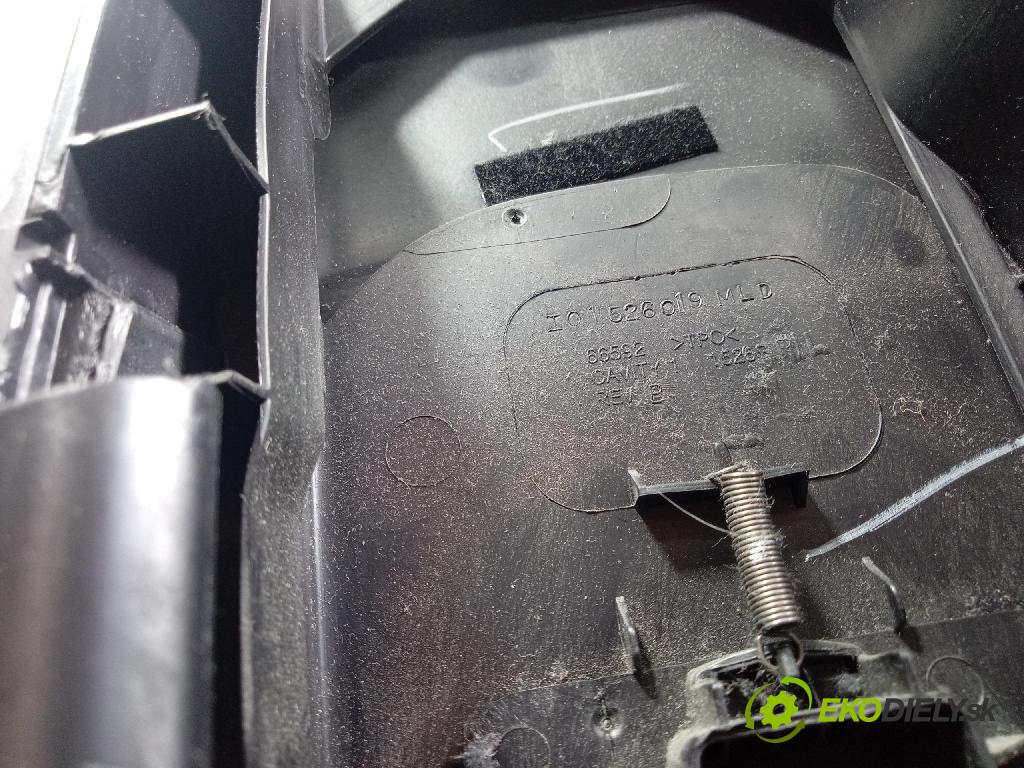 Jeep Grand Cherokee 2014 kryt Plast: Interiéry: