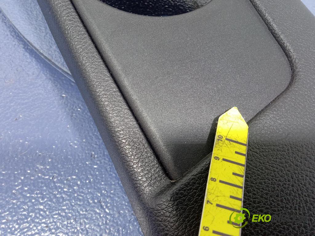 Jeep Grand Cherokee 2014 kryt Plast: Interiéry: