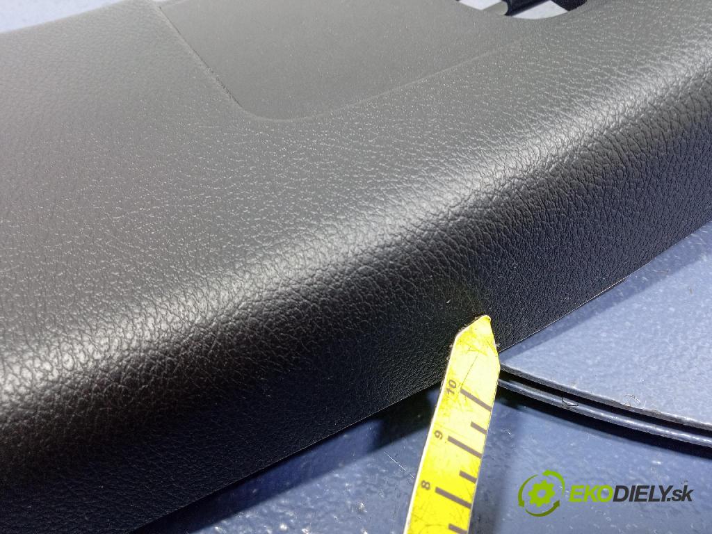 Jeep Grand Cherokee 2014 kryt Plast: Interiéry: 