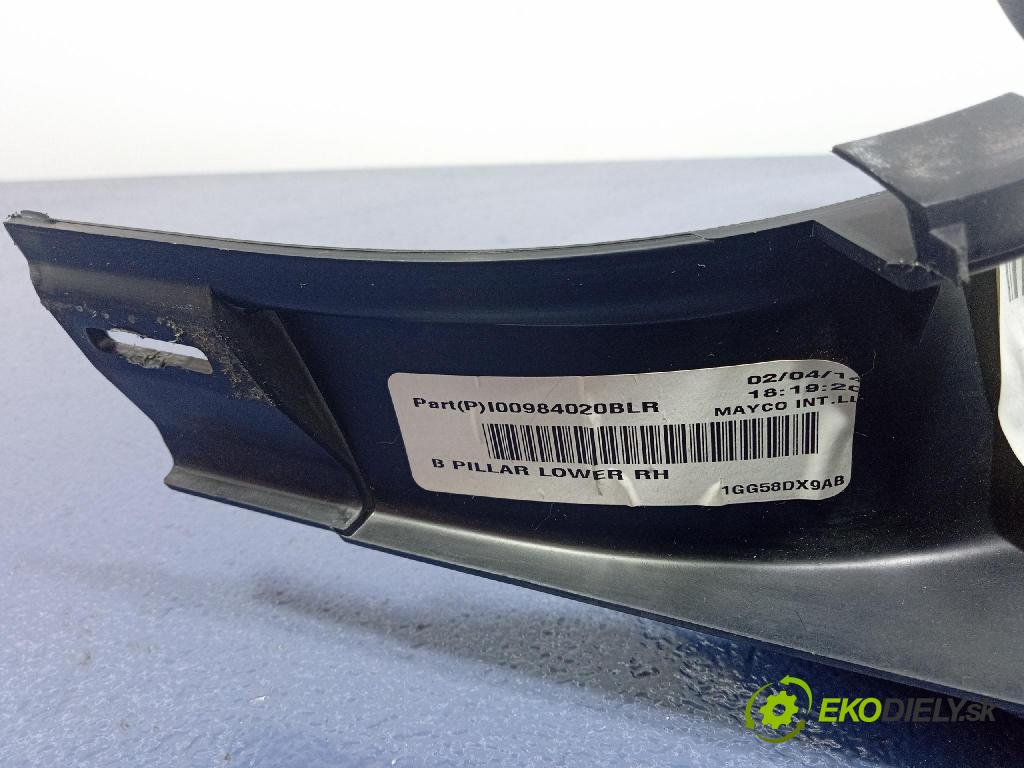 Jeep Grand Cherokee 2014 kryt Plast: Interiéry: 1GG58TRMAB