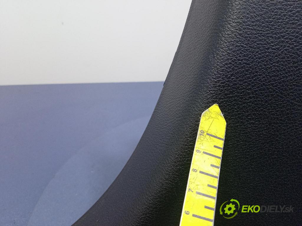 Jeep Grand Cherokee 2014 kryt Plast: Interiéry: 1GG58TRMAB