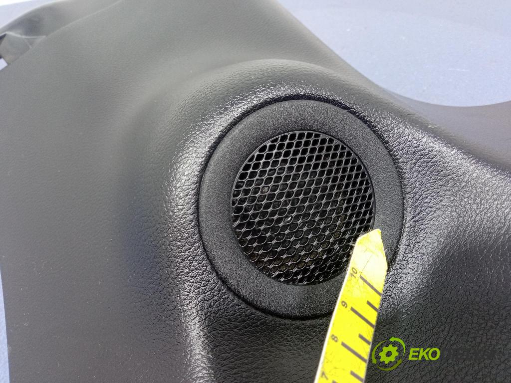 Jeep Grand Cherokee 2014 kryt Plast: Interiéry: 1GG61TRMAD