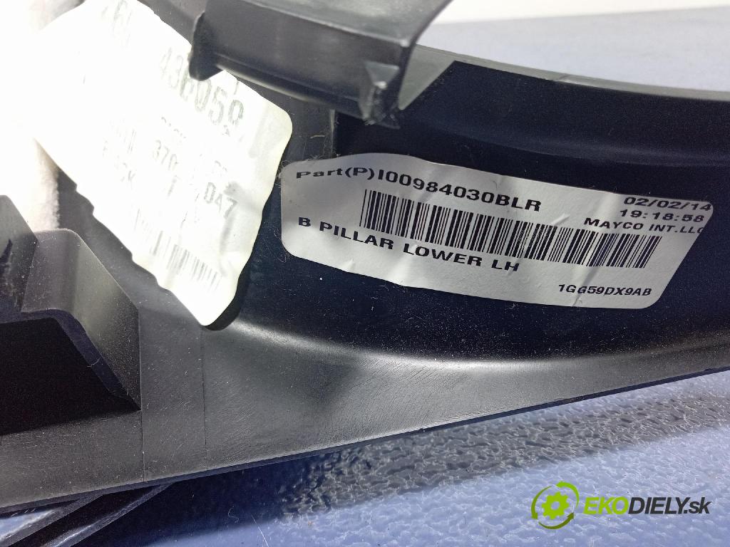 Jeep Grand Cherokee 2014 kryt Plast: Interiéry: 1GG59TRMAB