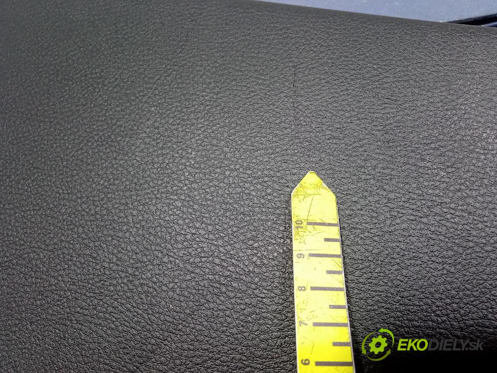 Jeep Grand Cherokee 2014 kryt Plast: Interiéry: 1GG49DX9AE