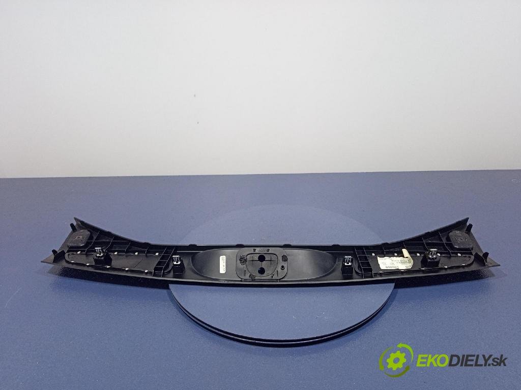 Jeep Grand Cherokee 2014 lišta kufra: I01049060BLR