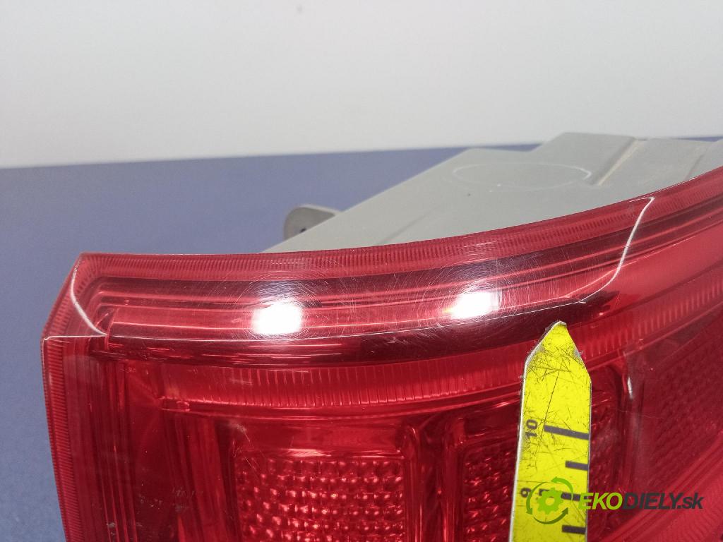 Jeep Grand Cherokee 2014 svetlo / reflektor zad Prava: Vonkajsia: 68110000AC