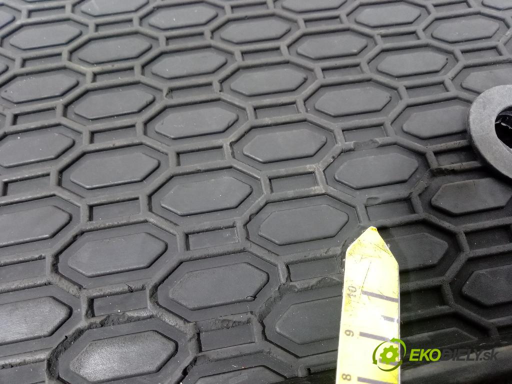 Jeep Grand Cherokee 2014 koberec do auta