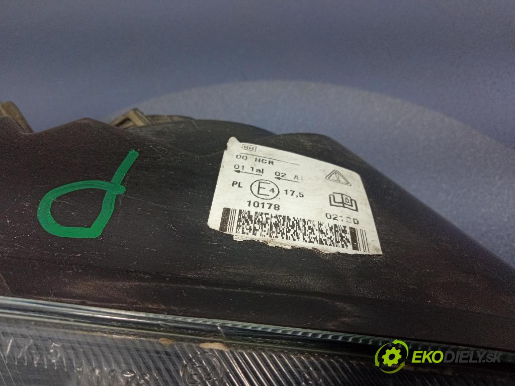 Ford Focus 2005 Reflektor: v pravo: