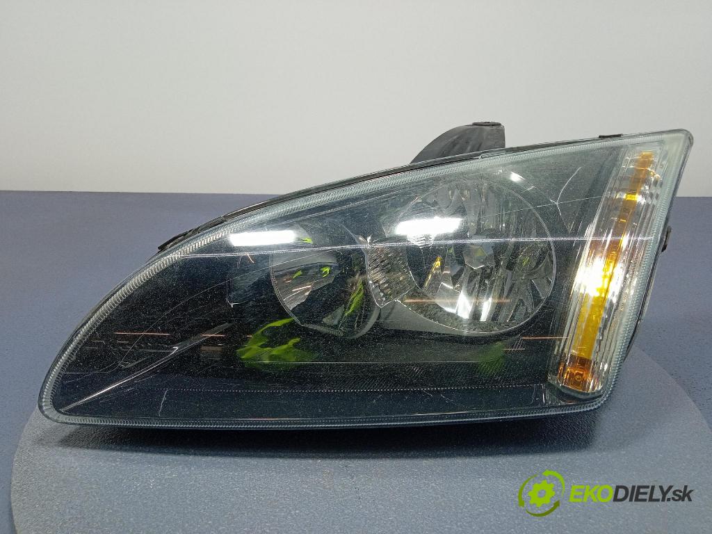 Ford Focus 2005 Reflektor: Vľavo: