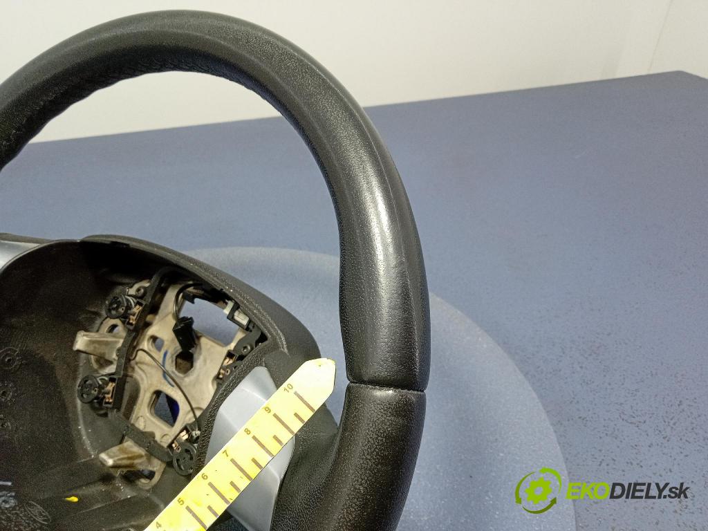 Ford Focus 2005 volant 4M51-3600-EJW