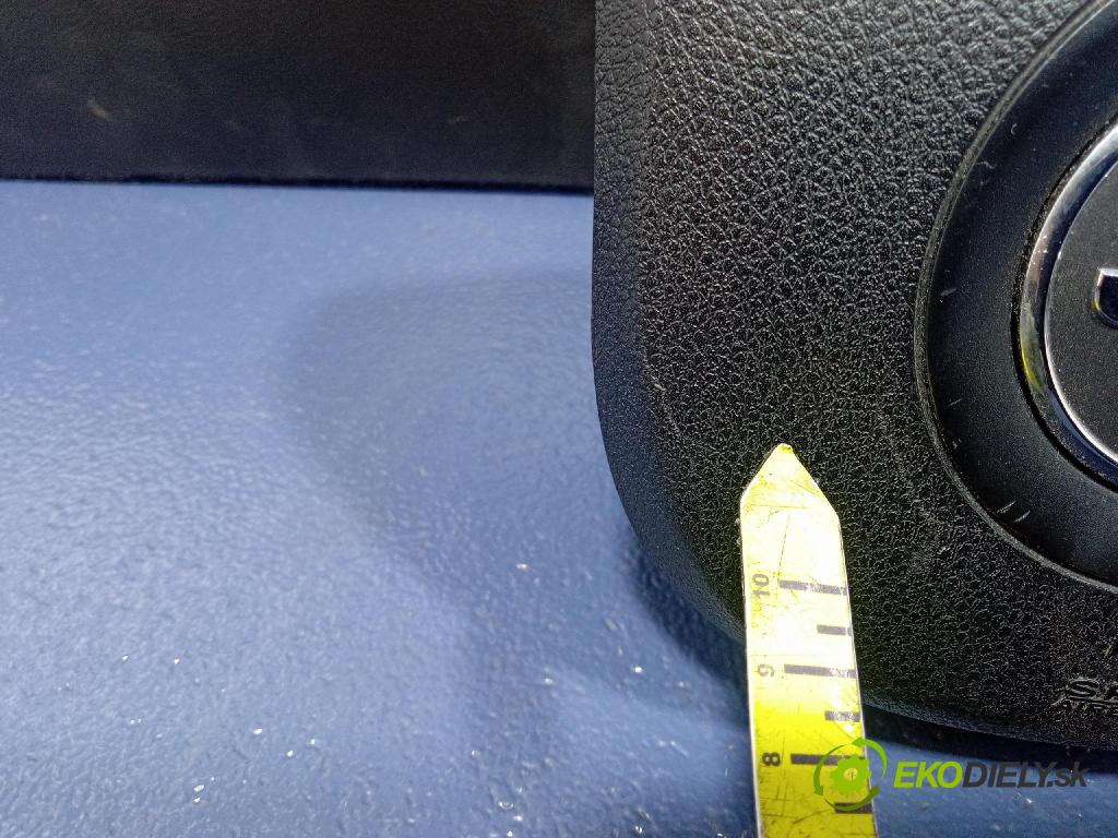 Jeep Grand Cherokee 2014 kokpit,pristrojová doska 