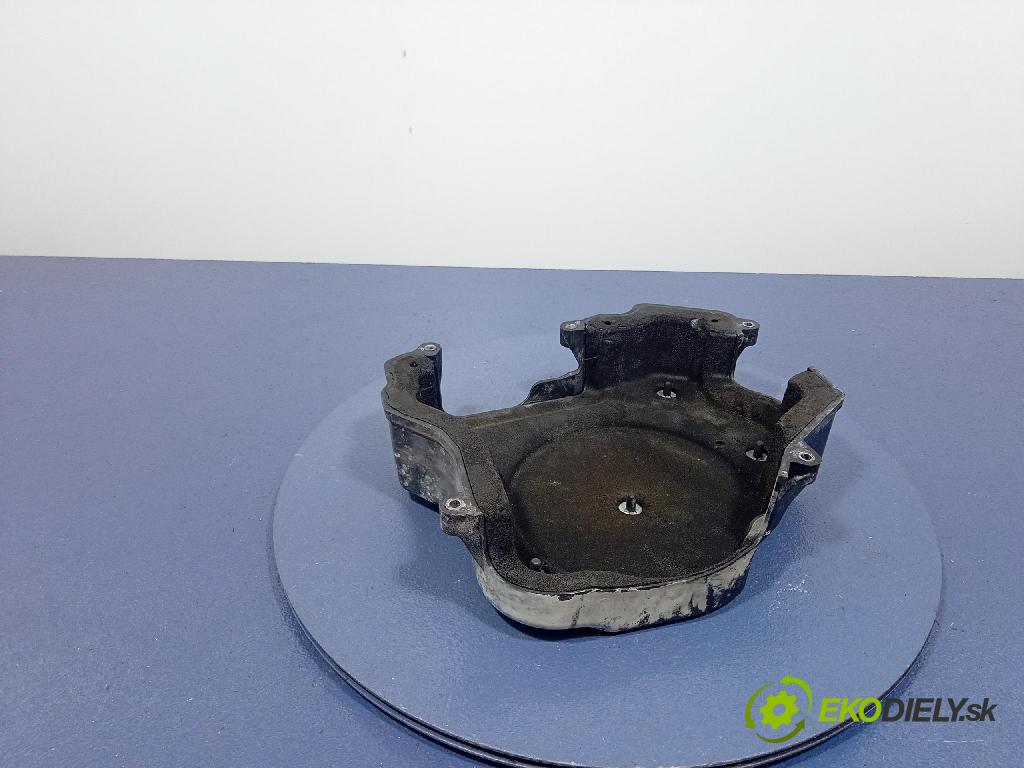 Jeep Grand Cherokee 2014 kryt Motor: 04627470AA