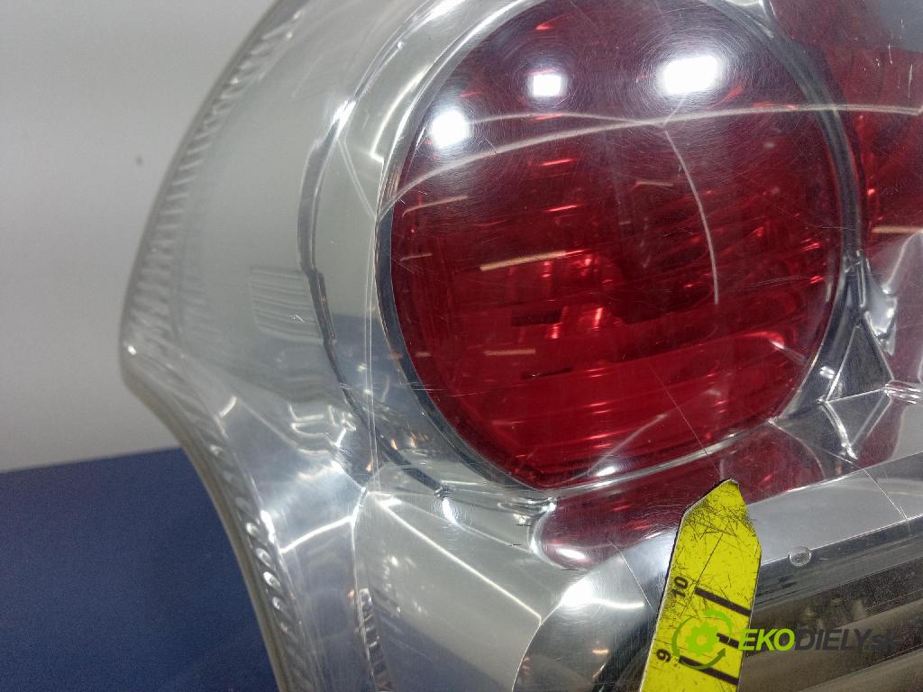 Toyota Corolla verso 2008 svetlo / reflektor zad ľavá Vonkajsia: