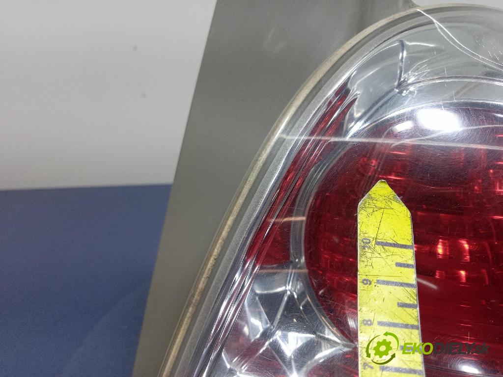 Toyota Corolla verso 2008 svetlo / reflektor zad Prava: Vonkajsia: