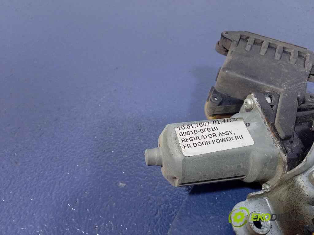 Toyota Corolla verso 2008 mechanizmus okna Okná: Predné v pravo: 69810-0F010