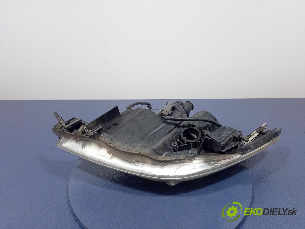Mazda 5 2006 Reflektor: v pravo: P5117R