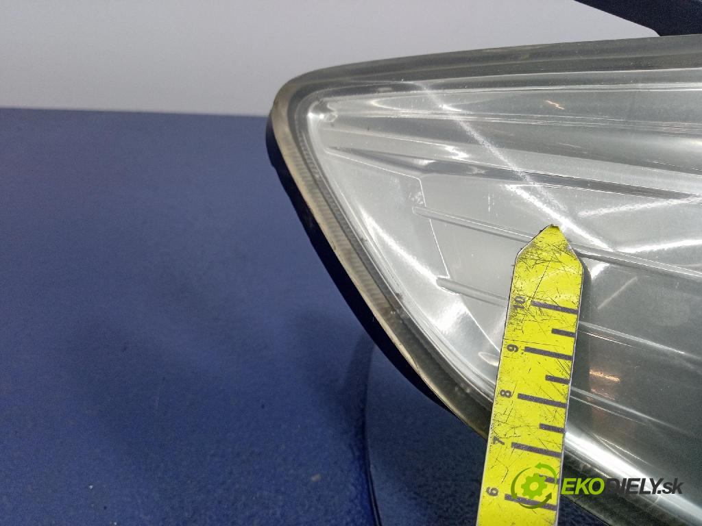 Mazda 5 2006 Reflektor: v pravo: P5117R